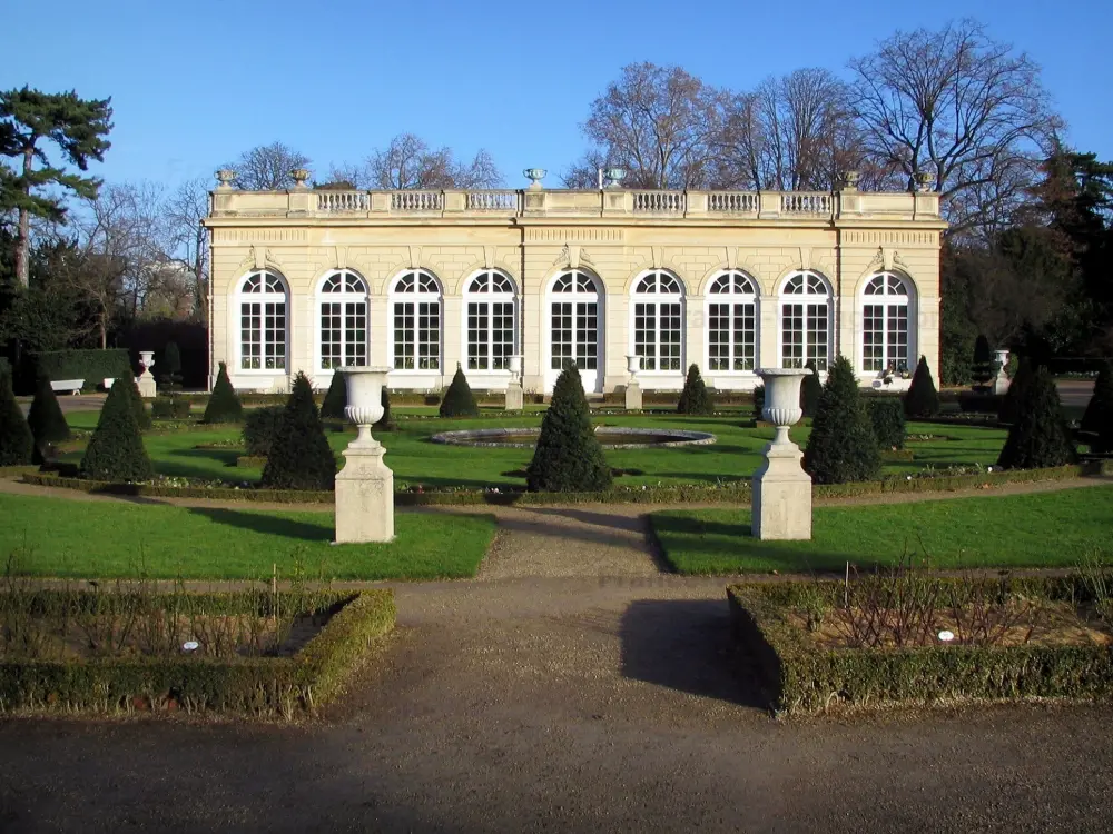 Le parc de Bagatelle - Parc de Bagatelle: Orangerie et jardin du parc de Bagatelle