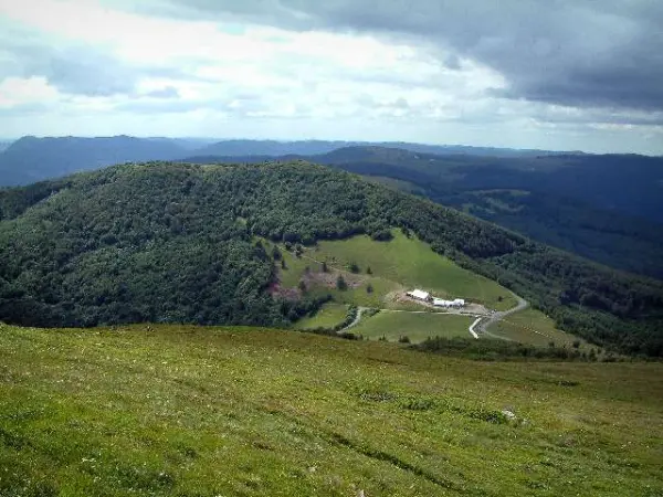 Le Parc Naturel Régional des Ballons des Vosges - Guide tourisme, vacances & week-end dans le Grand Est