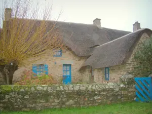 Parc Naturel Régional de Brière - Maison en pierre au toit de chaume (chaumière)