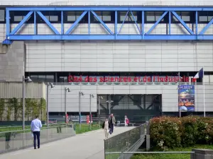 Parque de la Villette - Fachada de la Ciudad de las Ciencias y de la Industria