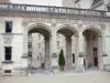 Pau - Château de Pau : portique d'entrée de style Renaissance