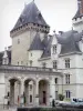 Pau - Château et son portique d'entrée de style Renaissance