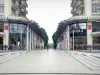 Pau - Avenue de Lattre de Tassigny avec ses colonnes et ses boutiques