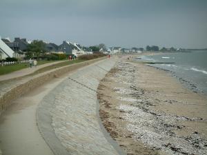 Paysages du littoral de Bretagne - Chemin longeant la plage de sable ... Paysages du littoral de Bretagne - Chemin longeant la plage de sable ...
