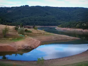 Paysages de la Loire - Fleuve Loire, rives et colline boisée