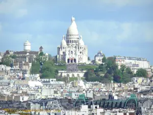 Paysages urbains - Vue sur la butte Montmartre et sa basilique du Sacré-Coeur