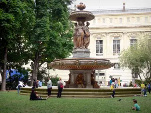 Paysages urbains - Square Louvois et sa fontaine