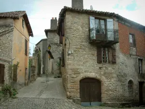 Penne - Casas en el pueblo (casa de campo contra los albigenses)