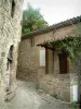 Penne - Maisons en pierre du village (bastide albigeoise)