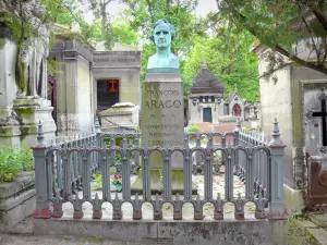 Père-Lachaise cemetery - Tomb of François Arago