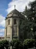 Périgueux - Catedral de Saint-Front en el estilo bizantino, los árboles y nubes en el cielo