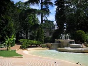 Périgueux - Garden Arena (anfiteatro), con fontane, laghetto e alberi