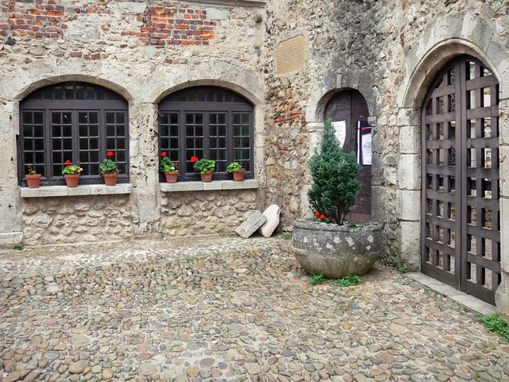 Pérouges - Maison des Princes (ancienne demeure des ducs de Savoie)