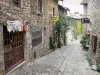 Pérouges - Round-strada fiancheggiata di case in pietra