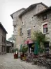 Pérouges - Case e terrazza ristorante della Piazza Linden (Place de la Halle)