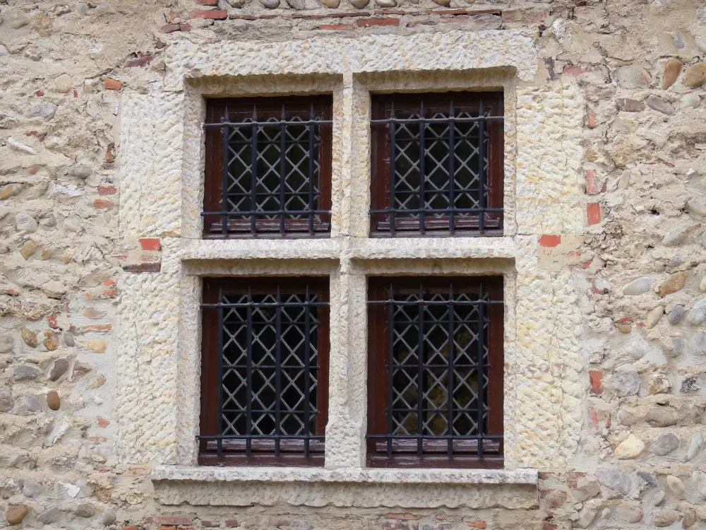 Pérouges - Fenêtre à meneaux