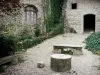 Pérouges - Facades of the medieval town