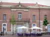 Perpignan - Fassade des Stadttheaters und Café-Terrasse