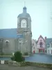 Piriac-sur-Mer - Church and houses of the village (seaside resort)