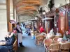 Place des Vosges - Terrasse de restaurant sous les arcades