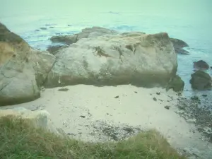 Pointe du Castelli - Herbage, sable, rochers et mer (océan Atlantique)