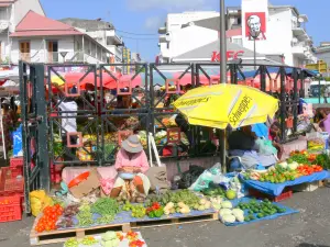 Pointe-à-Pitre - Mercato di frutta e verdura dal Dock