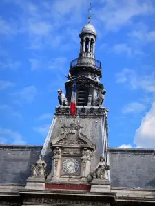 Poitiers - Glockenturm des Rathauses