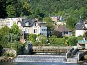 Pont-Audemer - Fluss Risle und Häuser der Stadt