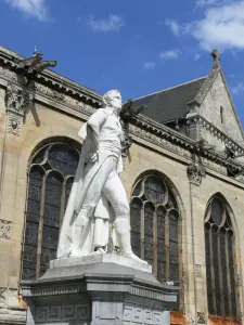 Pontoise - Statue of General Leclerc and Saint-Maclou Cathedral