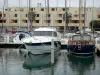 Port-Barcarès - Boote des Jachthafens und Apartmenthäuser des Badeortes