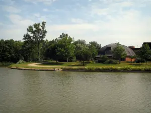 Port-Lauragais - Lake and buildings