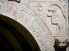 Priorij van Serrabone - Priorij van St. Mary Serrabona: gesneden decoratie van de Romeinse tribune van de kerk