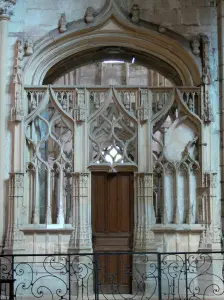 Priorij van Souvigny - Binnen in de priorij kerk van St. Peter en St. Paul: Sluiting van de nieuwe kapel