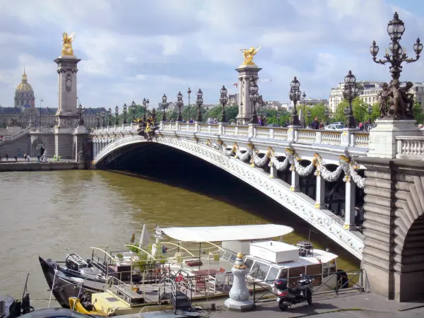 El puente de Alejandro III - Guía turismo, vacaciones y fines de semana en París