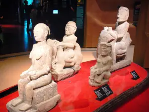 Quai Branly museum - Oceania collection: Indonesian sculptures