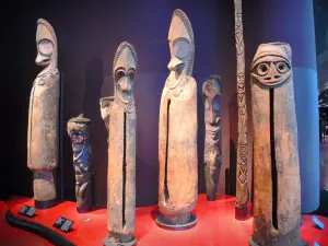 Quai Branly museum - Oceania collection: Slit drum