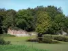 Le Quesnoy - Pond e gli alberi lungo l'acqua nel Parco Naturale Regionale del Avesnois