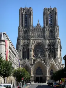 Reims - Façade de la cathédrale Notre-Dame de style gothique