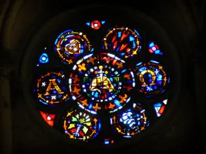 Reims - Innere der Kathedrale Notre-Dame: Kirchenfenster