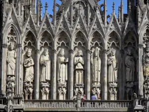 Reims - Cathédrale Notre-Dame de style gothique : statuaire (statues)