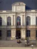 Rennes - Casco antiguo: entrada del palacio del Parlamento de Gran Bretaña y escaleras