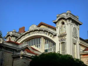 Rennes - Vieille ville : édifice de la piscine Saint-Georges