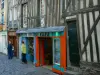 Rennes - Casco antiguo: casas de entramado, calles empedradas y fachadas coloridas tiendas