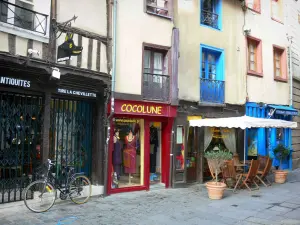 Rennes - Altstadt: Häuser und Geschäfte der Strasse Saint-Georges