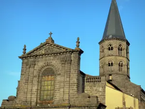 Riom - Fronton and steeple of the Saint-Amable basilica