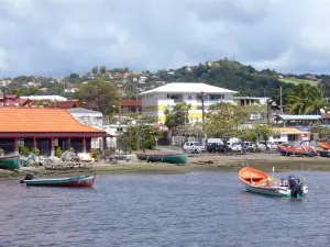 Le Robert - Fishing port and facades of the city