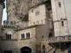 Rocamadour - Kapelle Notre-Dame (rechts), Kapelle Saint-Michel (in der Mitte) und ehemaliger bischöflicher Palast (links) der das Museum Art Sacré (sakrale Kunst) birgt, im Quercy