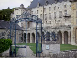 La Roche-Guyon - Cancello d'ingresso del castello