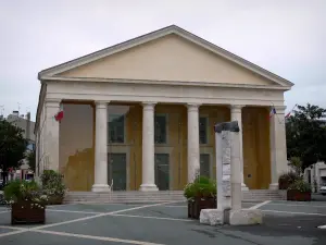 La Roche-sur-Yon - Teatro in stile neo-classico