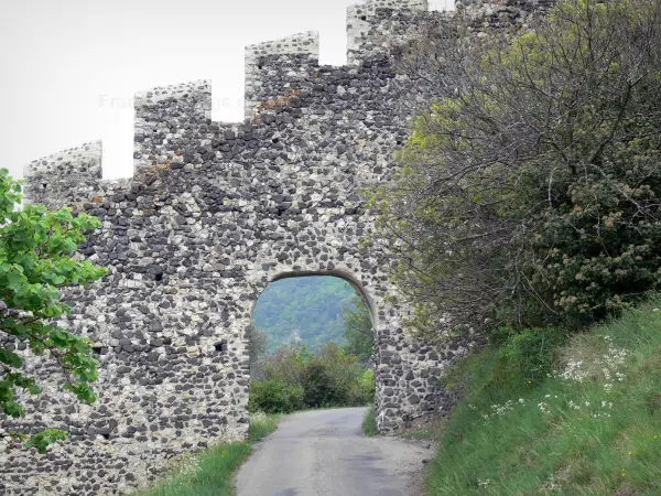 Rochemaure - Murallas almenadas